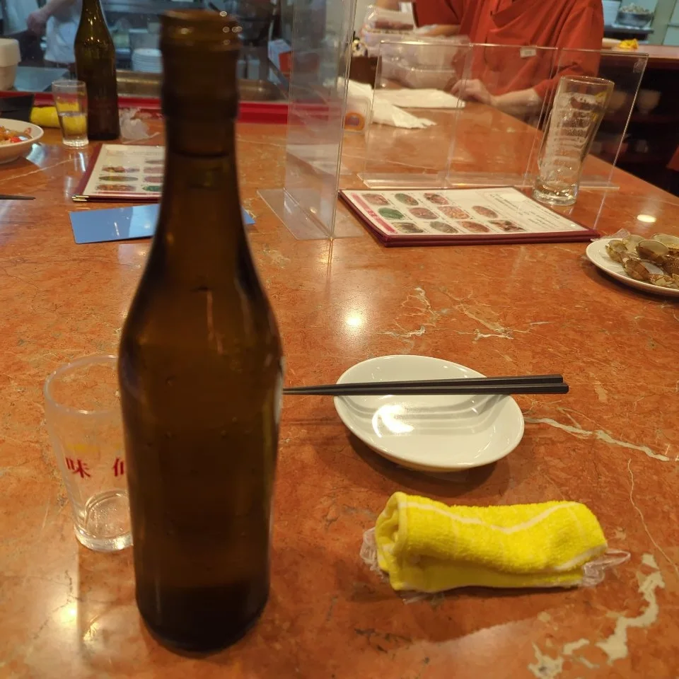 味仙 今池本店の水入り瓶